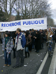 1. Les enseignants-chercheurs continuent leur mouvement