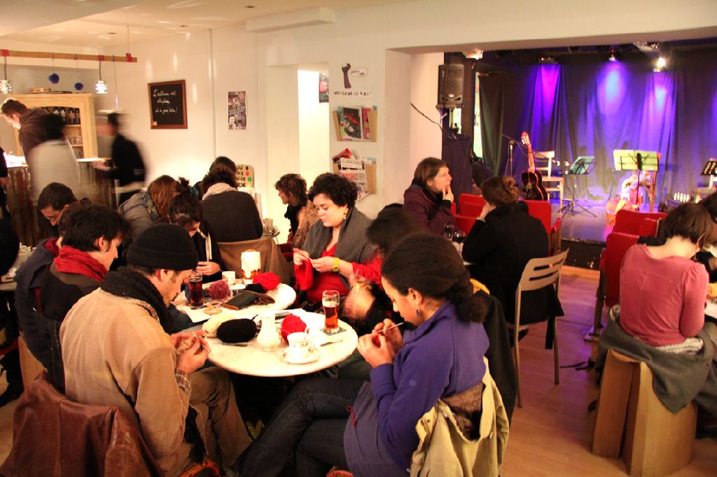 Le « street tricot » habille le carnaval de Toulouse