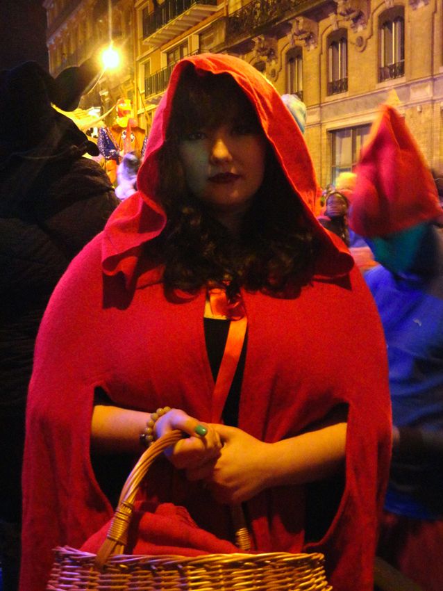 Le petit Chaperon rouge en tête du carnaval. / Photo J.T-B.