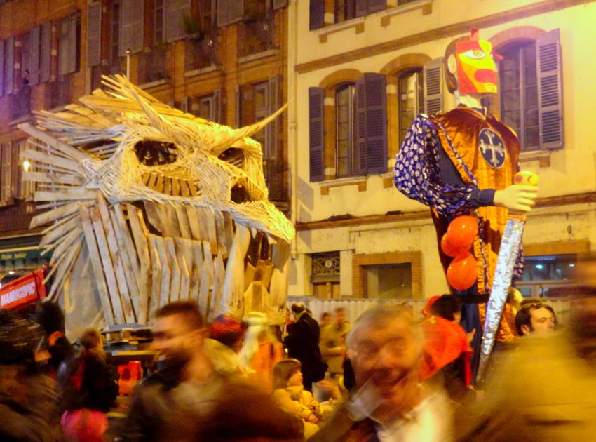 Le cortège de tête du carnaval de Toulouse 2013. / Photo J.T-B.