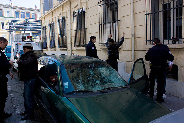 Contrôle d’identité : les violences policières sont éludées