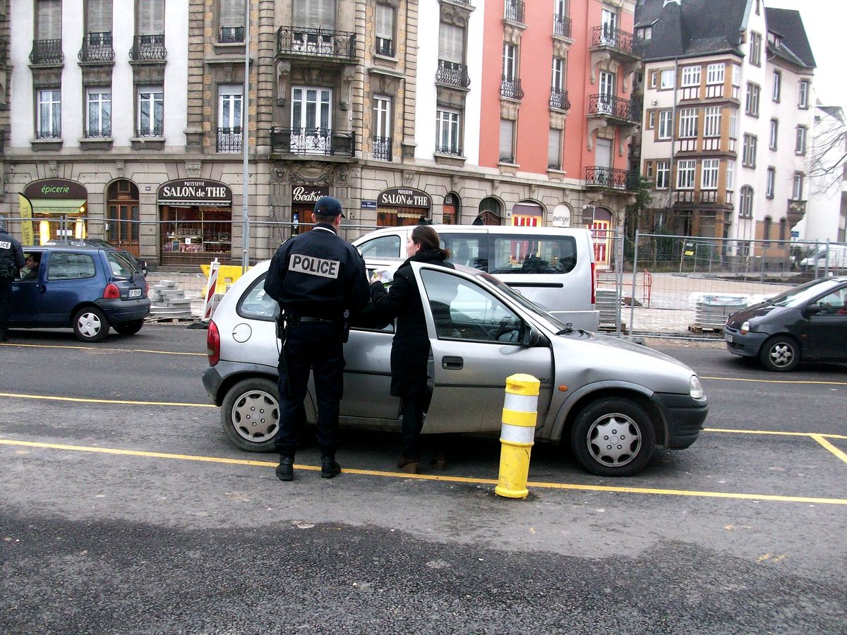 controle_routier_police_-_place_du_marche_neudorf_-_1.jpg