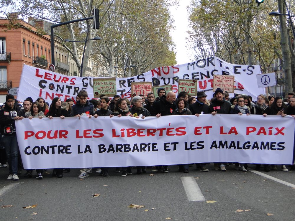 [GRAND FORMAT] 12 000 personnes défilent à Toulouse contre la barbarie