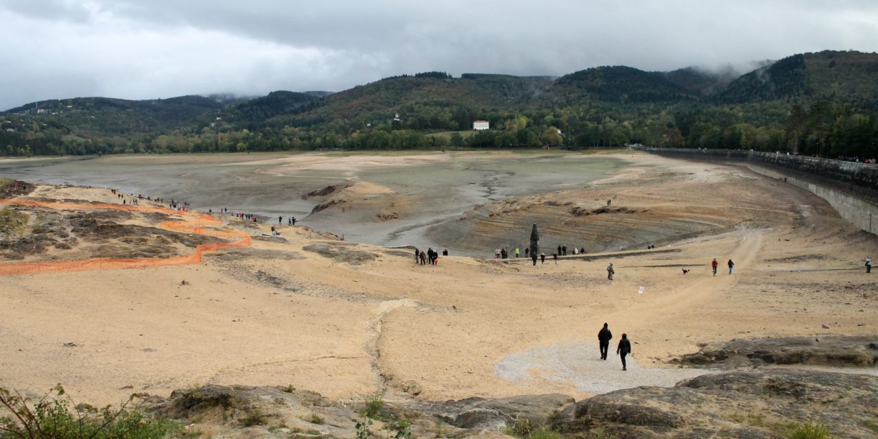 [En images] Le lac de Saint-Ferréol vidé de son eau