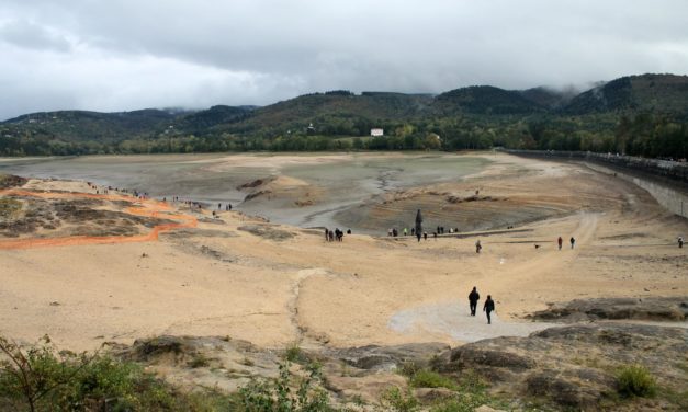 [En images] Le lac de Saint-Ferréol vidé de son eau