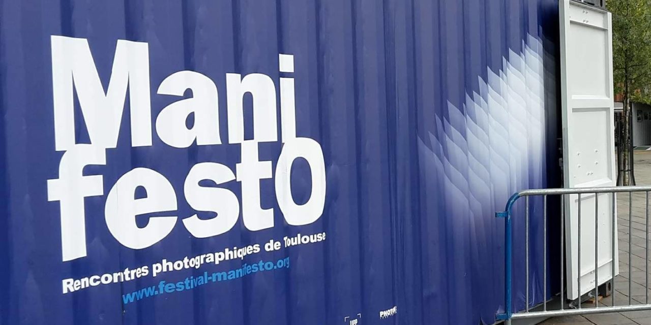 Le festival Manifesto expose la photo place Saint-Pierre