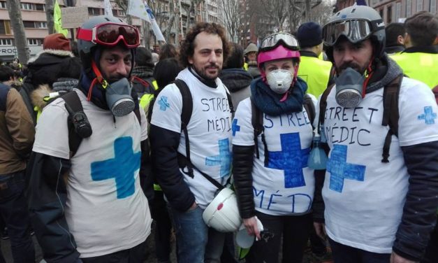 Gilets jaunes acte XI : une manifestation dans la peau des street medics