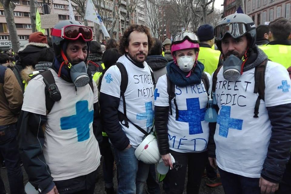 Gilets jaunes acte XI : une manifestation dans la peau des street medics