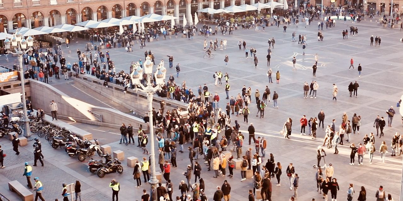 Interdiction de manifester place du Capitole : les Toulousains partagés