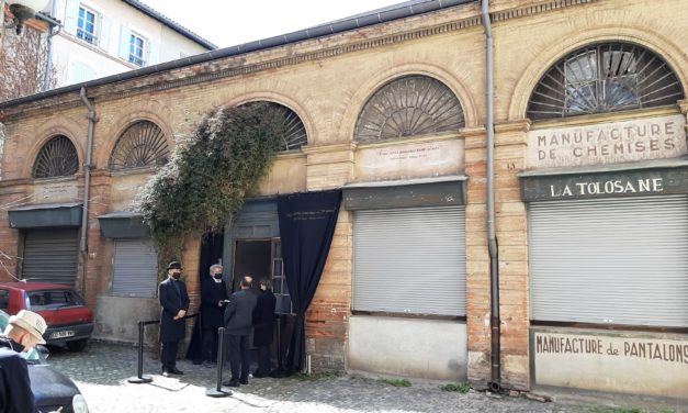 Le groupe de théâtre Merci dit adieu à son pavillon Mazar