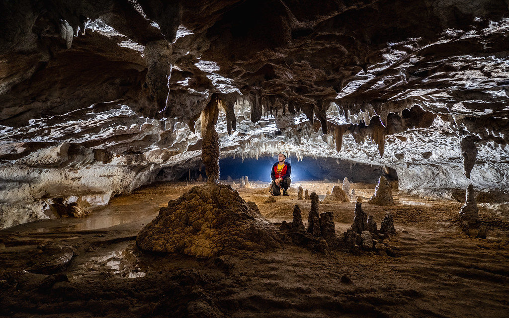Pourquoi 15 personnes s’enferment dans une grotte en Ariège pendant 40 jours ?
