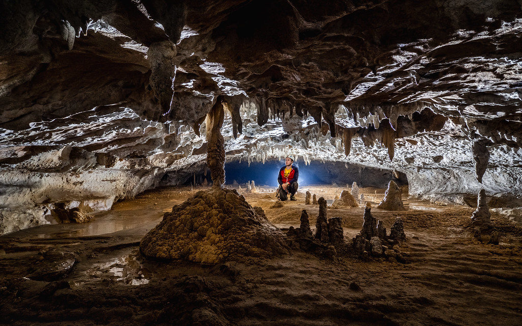 Pourquoi 15 personnes s’enferment dans une grotte en Ariège pendant 40 jours ?