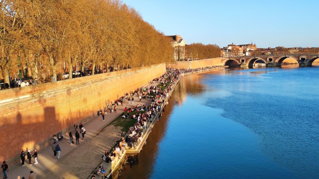 Beaucoup de monde sur les berges ce samedi, avant leurs fermetures dès le lendemain.