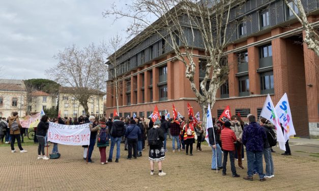 Les enseignants en grève se mobilisent contre « le choc des savoirs »