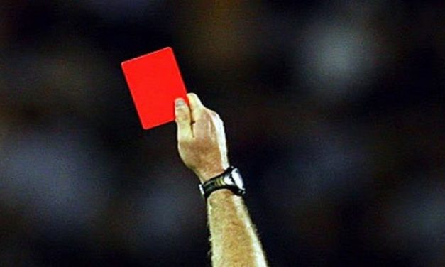 Comprendre les cartons rouges au rugby : 4 questions à un arbitre