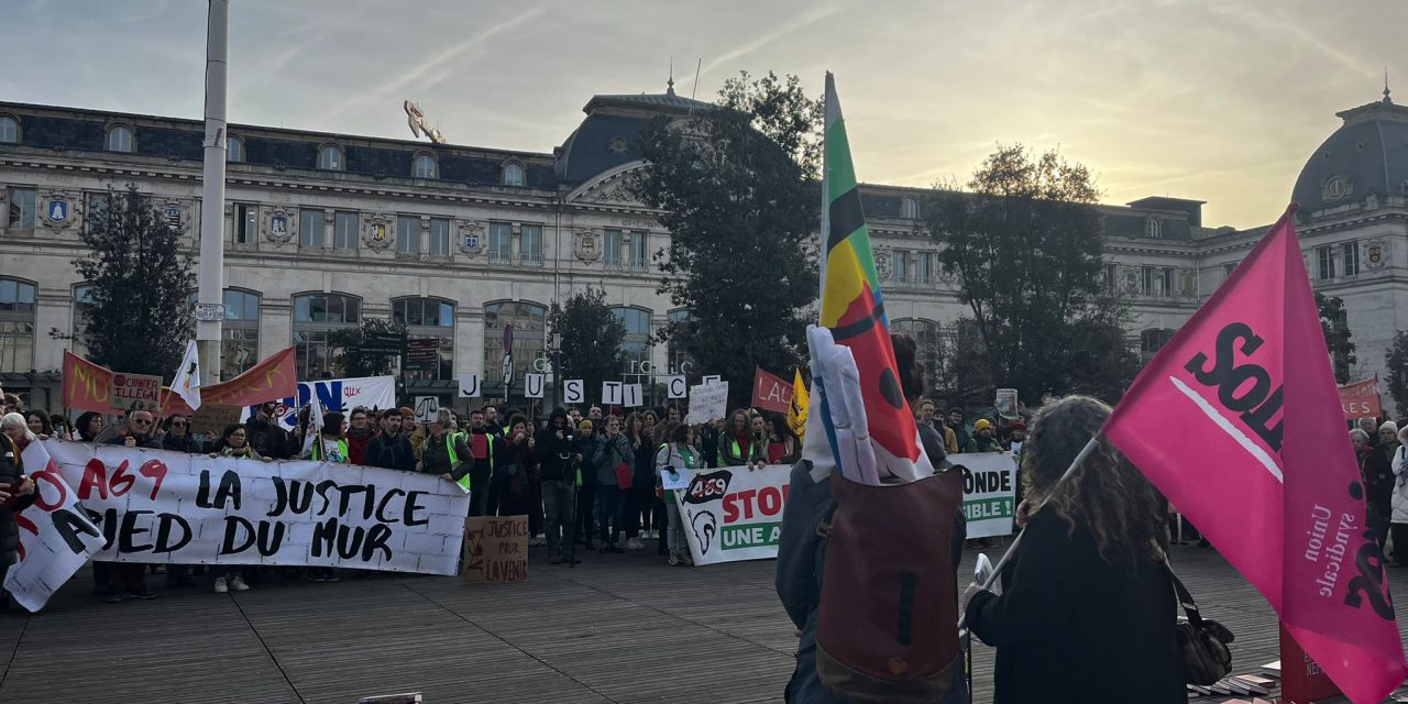 A Toulouse, les militants contre l’A69 rassemblés pour une audience décisive