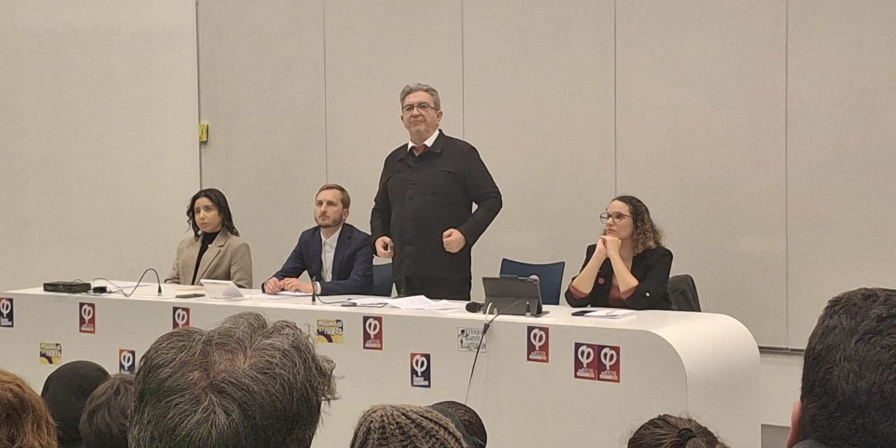 Devant les étudiants, François Piquemal prépare les municipales, Jean-Luc Mélenchon la présidentielle