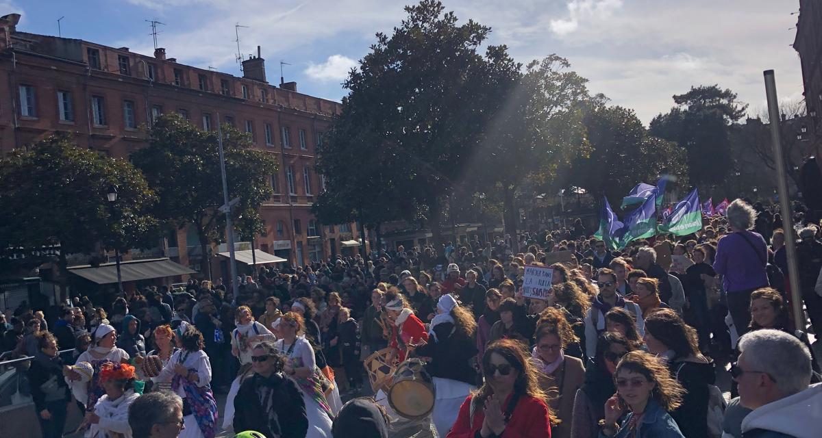 Toulouse. “Les fachos et les machos, on vous emmerde” : réunir les luttes féministe et antifasciste pour la journée internationale des droits des femmes