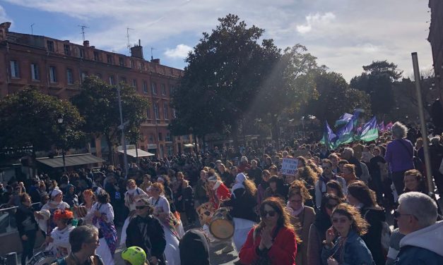 Toulouse. “Les fachos et les machos, on vous emmerde” : réunir les luttes féministe et antifasciste pour la journée internationale des droits des femmes