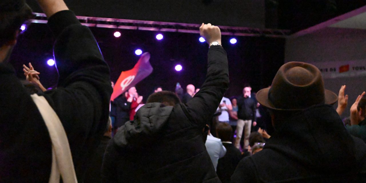 « Mélenchon, c’est du bonus. » À Toulouse, salle comble pour François Piquemal, adossé sur son parrain politique