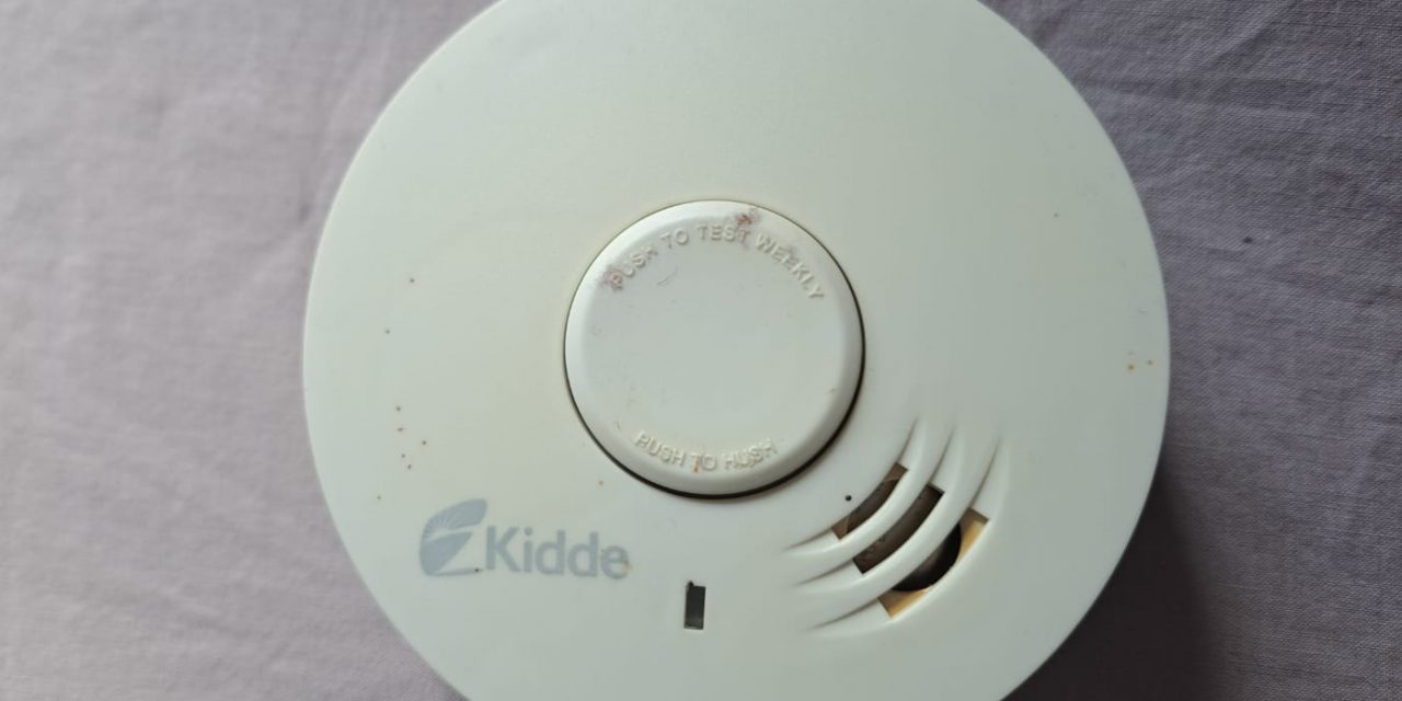 Détecteurs de fumée périmés : les résidences étudiantes résonnent