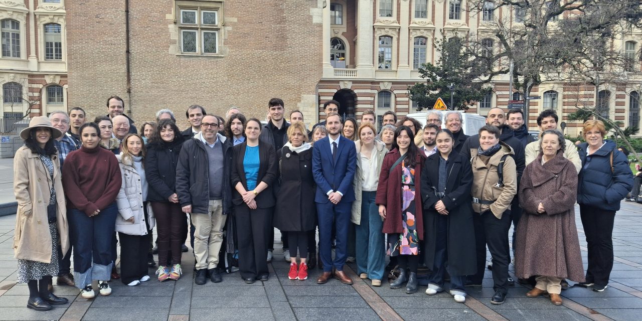 « Une liste prête à gouverner » : à Toulouse, François Piquemal présente ses colistiers pour les Municipales