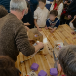 Bombes à graines : quand les enfants participent au fleurissement de Toulouse