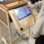 À Toulouse, des étudiants innovent en créant un meuble connecté destiné aux seniors isolés