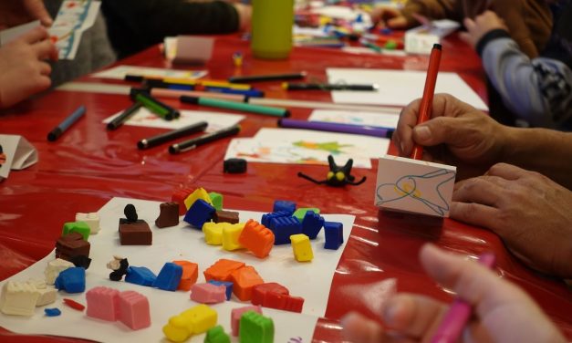 Au cœur du contre-festival d’Angoulême, un atelier plein d&rsquo;imagination pour parents et enfants toulousains